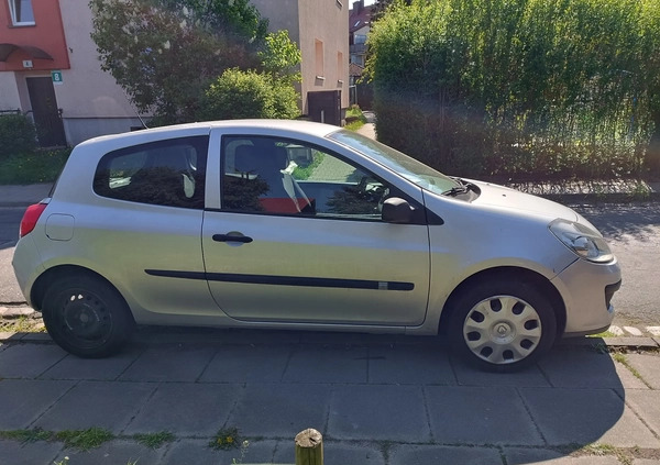 Renault Clio cena 9200 przebieg: 114664, rok produkcji 2006 z Szczecin małe 56